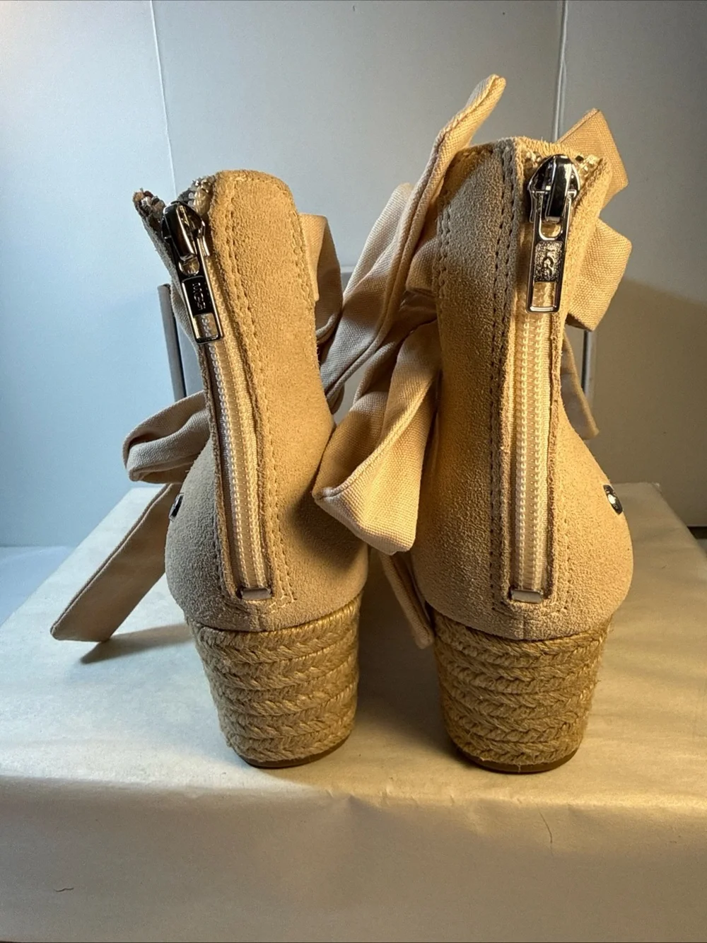 UGG Women's Soft Sand Interior Label Detail - Light Tan